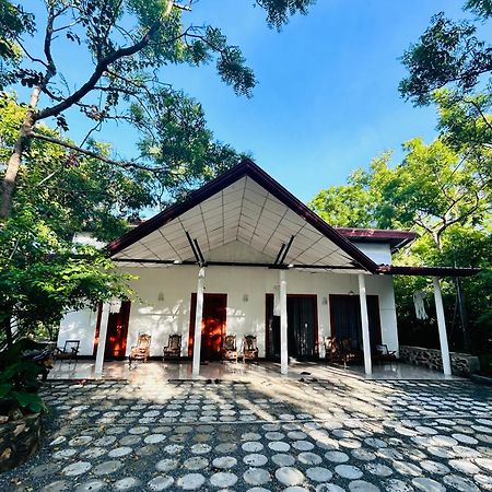 Neem Holiday Bungalow Yala 티사마하라마 외부 사진