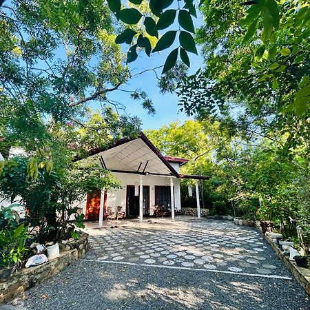 Neem Holiday Bungalow Yala 티사마하라마 외부 사진