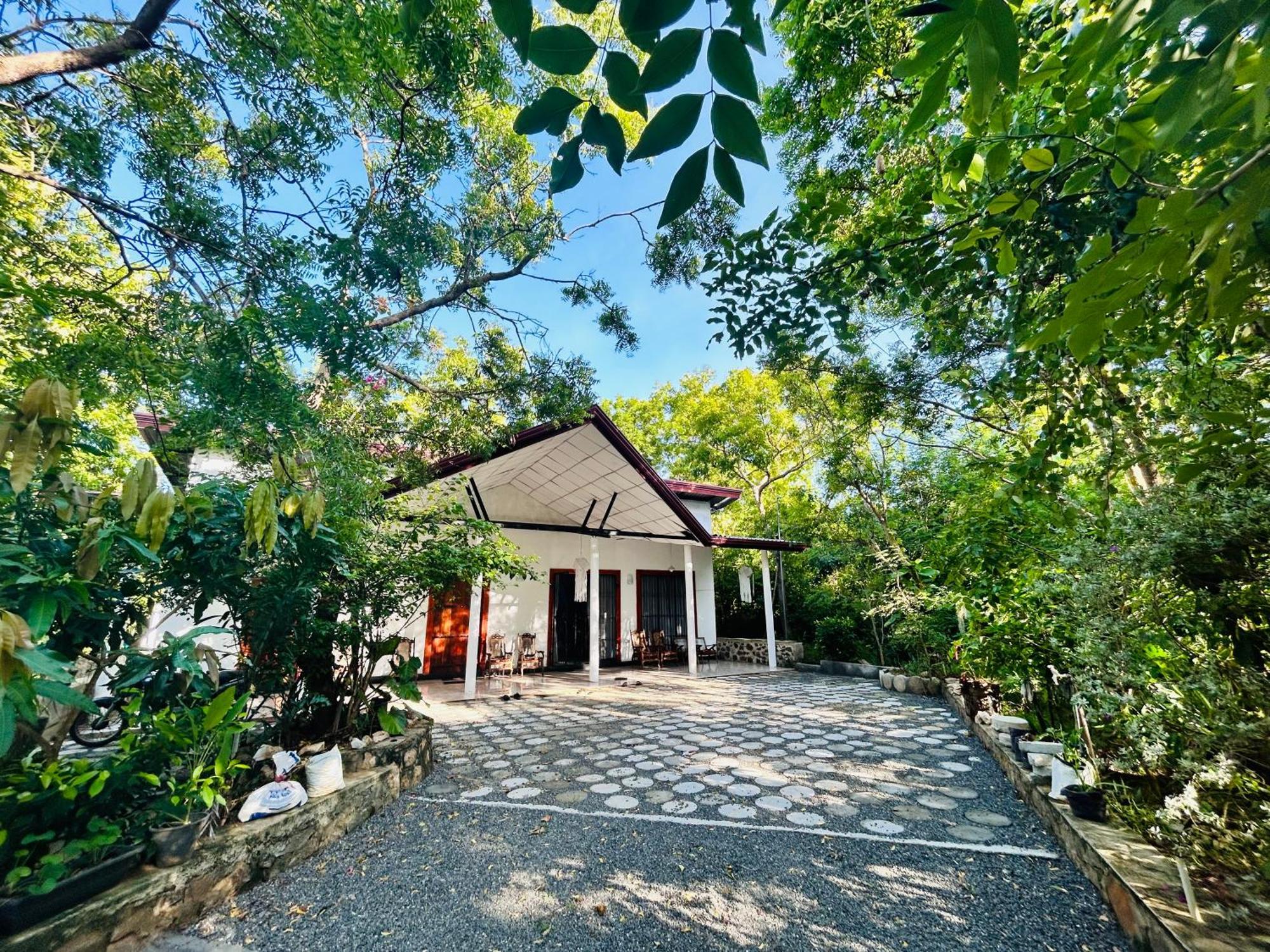 Neem Holiday Bungalow Yala 티사마하라마 외부 사진